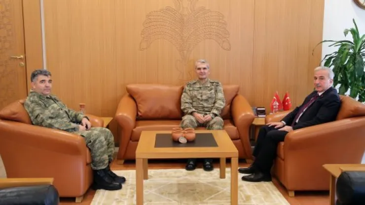 Korgeneral Sivri, Vali Kamçı'yı ziyaret etti