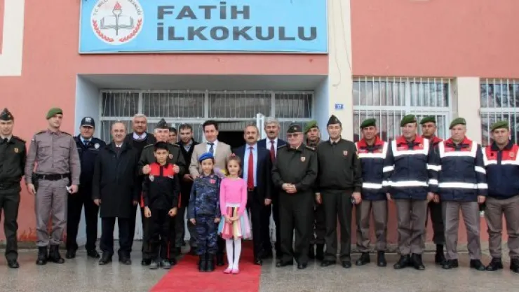 Minikler trafik kurallarını okulda öğrenecek