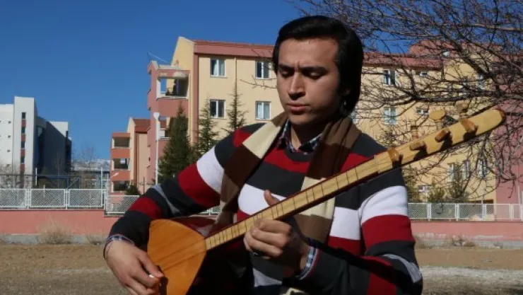 Orhan Gencebay ile türkü söylemek istiyor