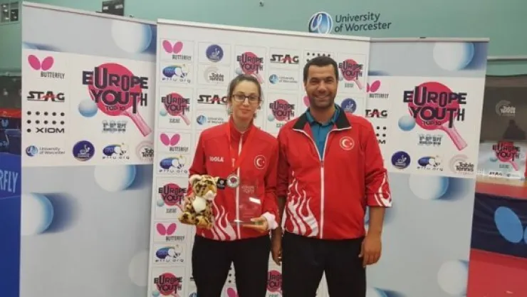 Özge Yılmaz ITTF Rough Diamonds eğitim kampında