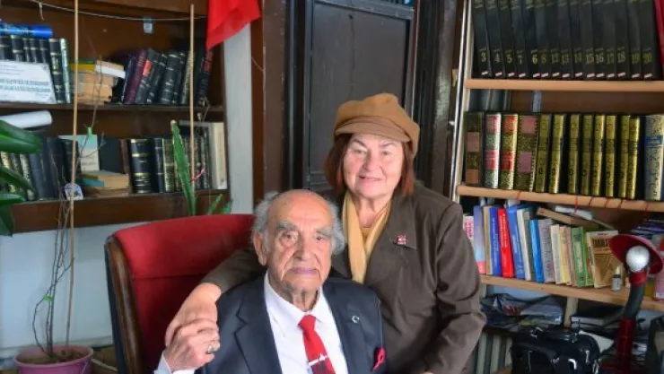 &quotAhi Baba&quotnın en büyük destekçisi &quotAhi Anne"