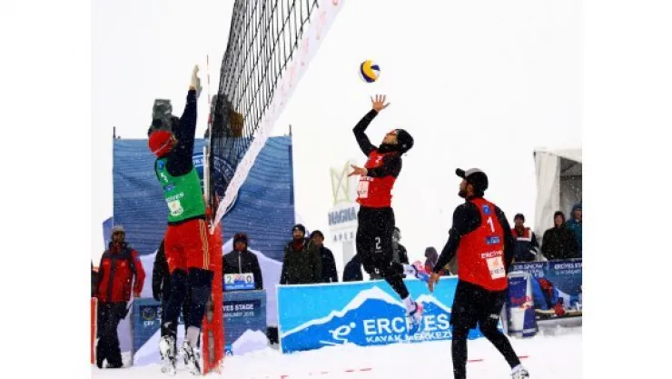 Erciyes'in her kapısı ayrı bir kayak merkezi