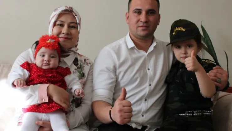 İstiklal Marşı'nın tamamını ezbere okuyor