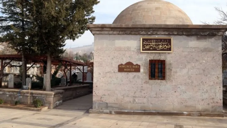 Somuncu Baba Türbesi'ne Osmanlıca mezar taşları