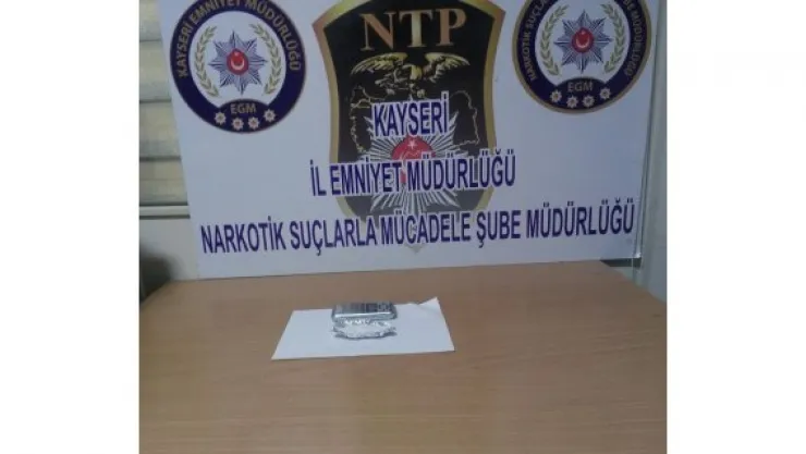Uyuşturucu taciri bir kişi gözaltına alındı