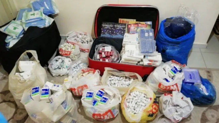 Yurt dışına ilaç götürmek isterken yakalandı