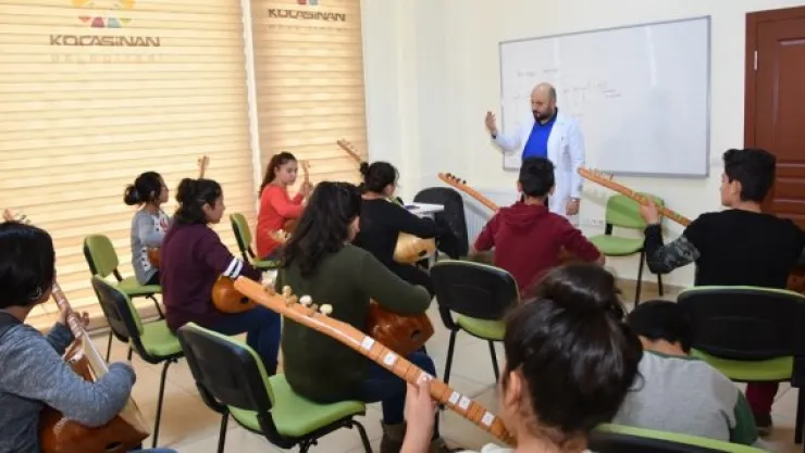 Bağlama kursuna yoğun ilgi
