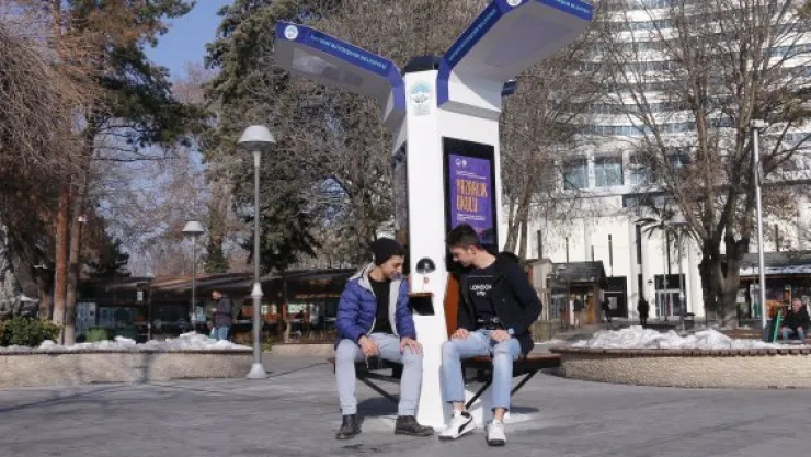 Büyükşehir'den ücretsiz şarj istasyonu