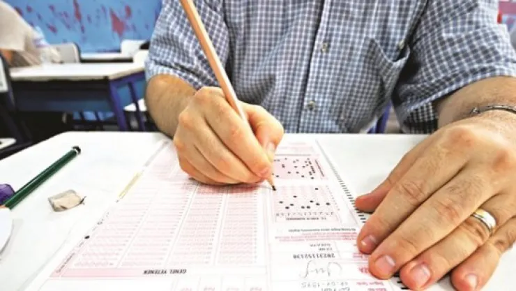 FETÖ elebaşını zihinlere kazımak için sınav yapmışlar