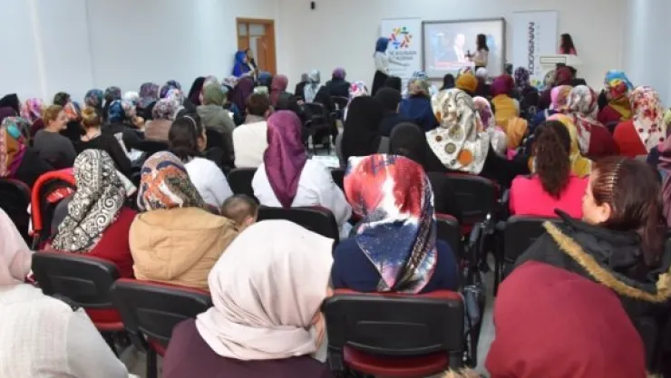 Kocasinan'da 'giyilebilir teknoloji' semineri yapıldı