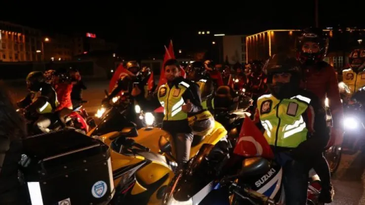 Motosikletçilerden 'Zeytin Dalı' operasyonuna destek korteji