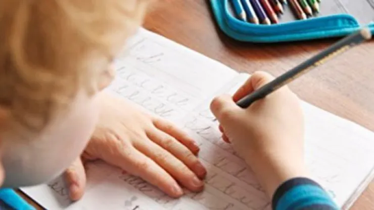 Öğrencinin &quotyazı stili&quotni okullar belirleyecek