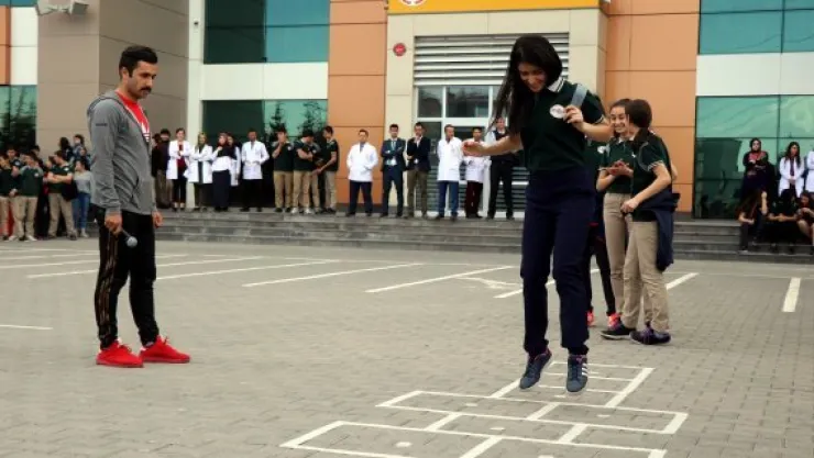 Eski oyunlar OSB'de hayat buluyor