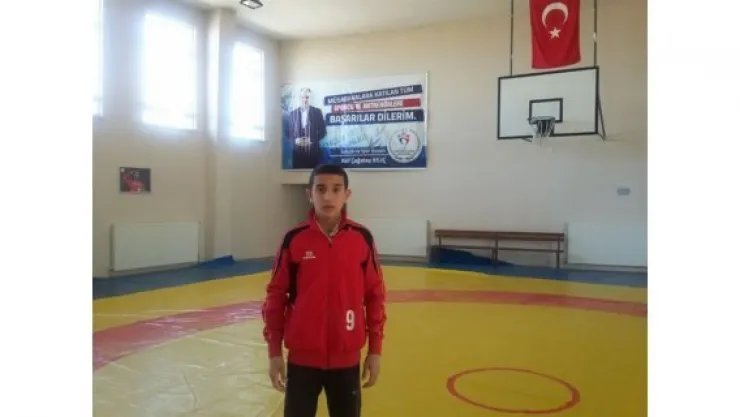 Güreş eğitim merkezinin yıldızları ülkemizi temsil edecek