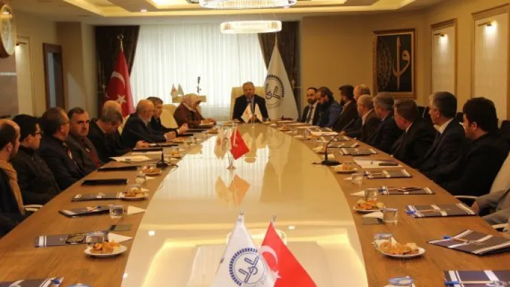 Mültecilere 51 tır yardım malzemesi