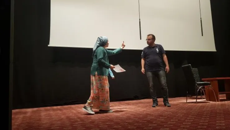 6 aylık eğitim sonrasında tiyatro sahnesindeler