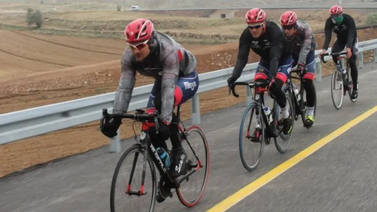 Bisiklet takımları kamp için Erciyes'i tercih ediyor