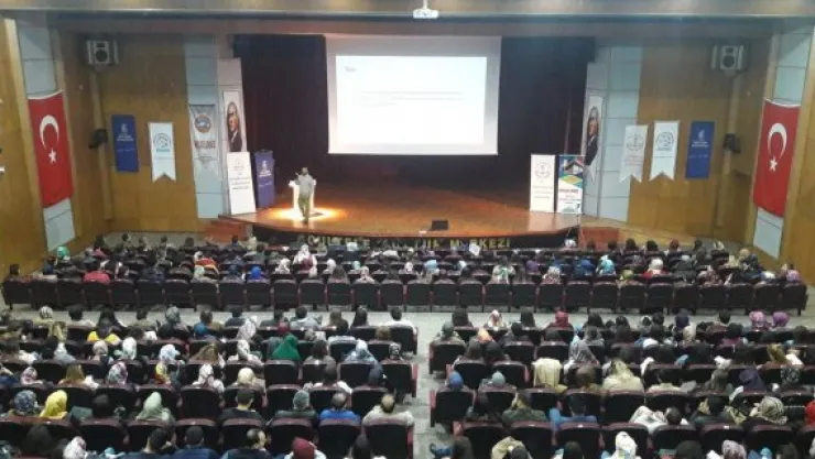 EMDR eğitimi için Kayseri'de konferans verildi