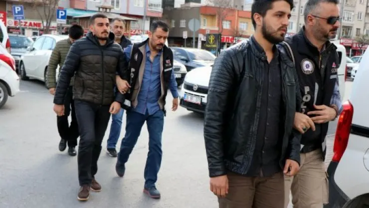 FETÖ'den gözaltına alınan 3 kişi adliyeye sevk edildi