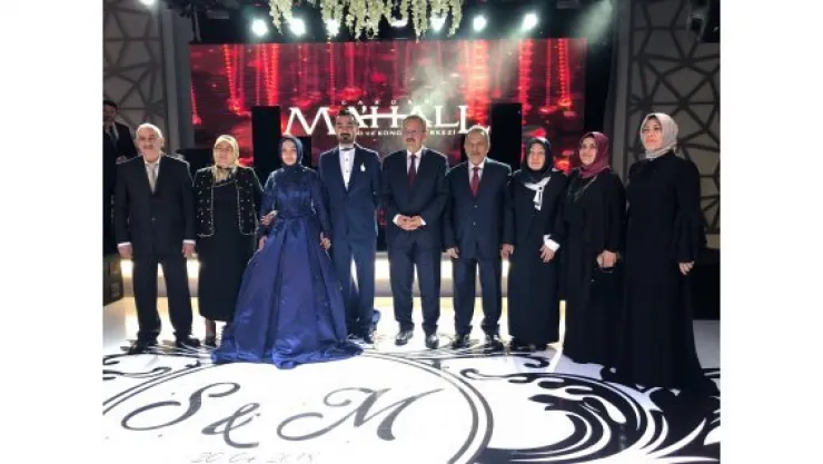 Mustafa Yalçın'ın kızı nişanlandı