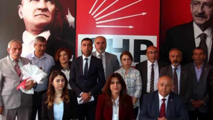 Özsoy ve Kaan istifa etti