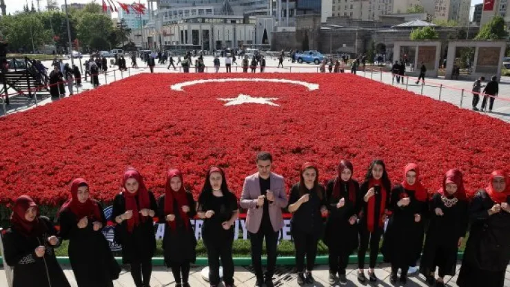 Rekor bayrağa ilgi bitmiyor