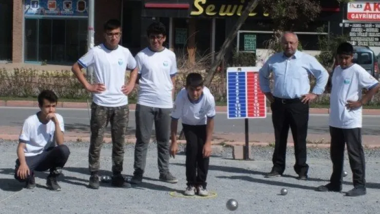 U. Şehit Ömer Halisdemir Lisesi 1. oldu