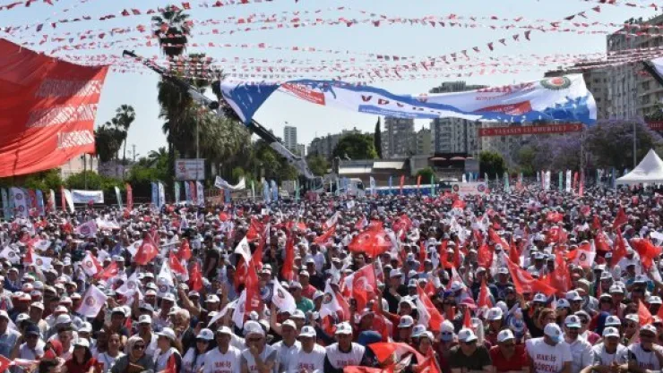 Çelik: '1 Mayıs'ı coşkuyla Adana'da kutladık'