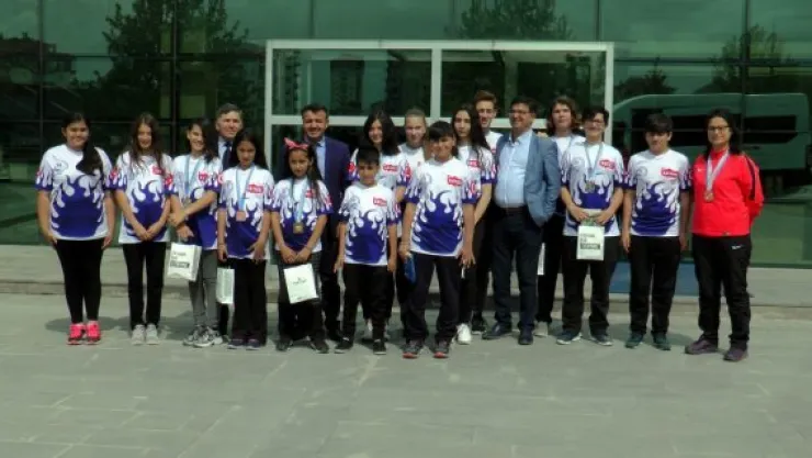 Kayserili sporcular  madalyayla döndü