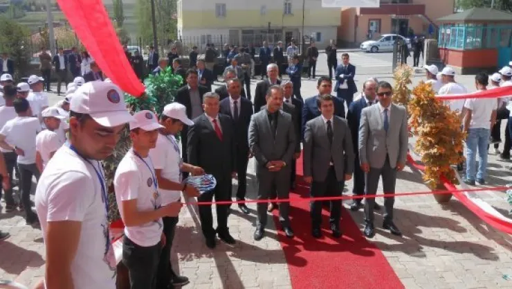 Pınarbaşı'nda TUBİTAK Bilim Fuarı açıldı