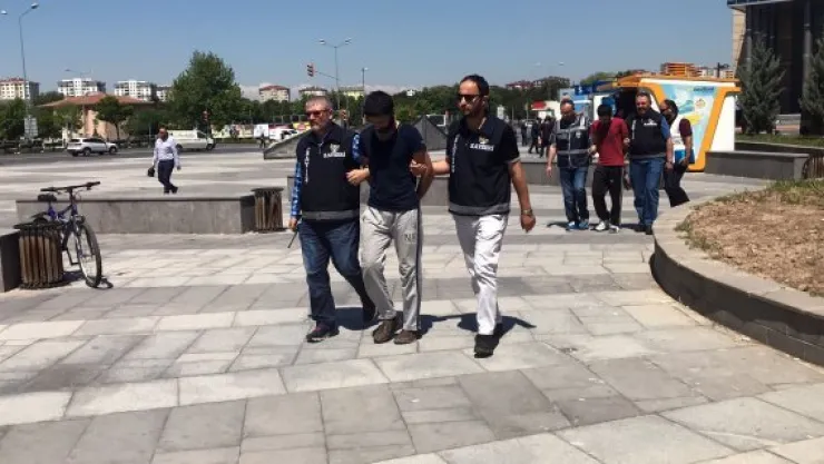 Pitbull köpeğiyle polisi şaşırtmaya çalıştı