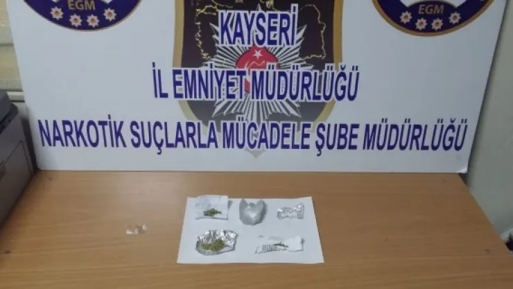 Zehir taciri iki kişi gözaltına alındı