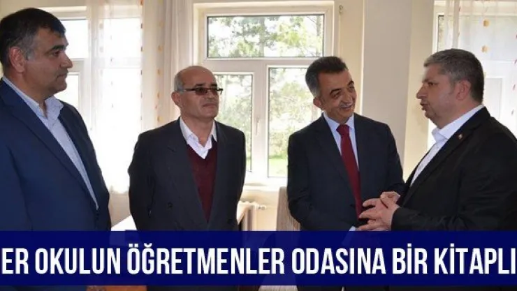 Her Okulun Öğretmenler Odasına Bir Kitaplık