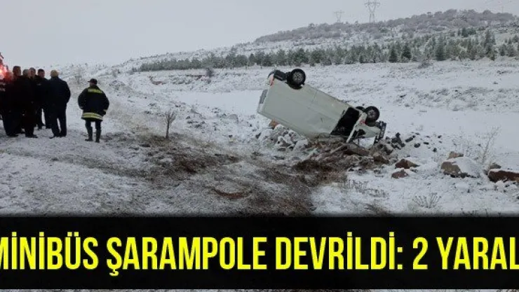 Minibüs şarampole devrildi: 2 yaralı