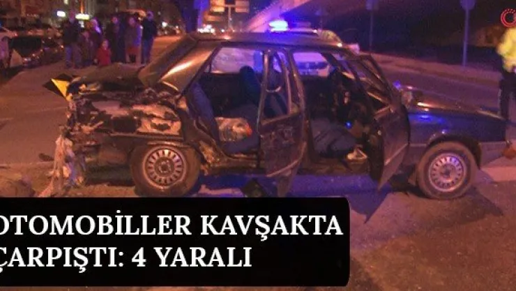 Otomobiller kavşakta çarpıştı: 4 yaralı