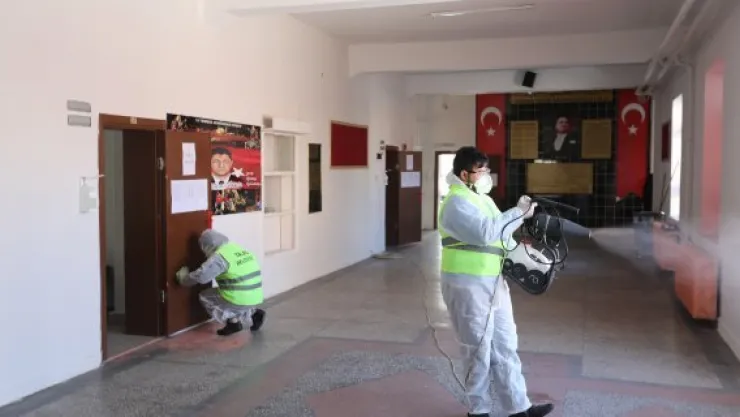 TALAS ACİL MÜDAHALE EKİBİ'NDEN ARA TATİLDE OKULLARA DETAYLI TEMİZLİK