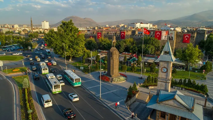 24 Ağustos ve 30 Ağustos Günü Cumhuriyet Meydanı trafiğe kapatılacak