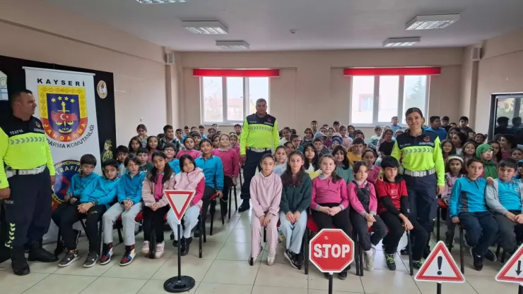 255 öğrenciye trafik güvenliği eğitimi