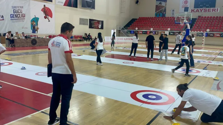 30 Ağustos Zafer Bayramı Floor Curling Turnuvası yapıldı