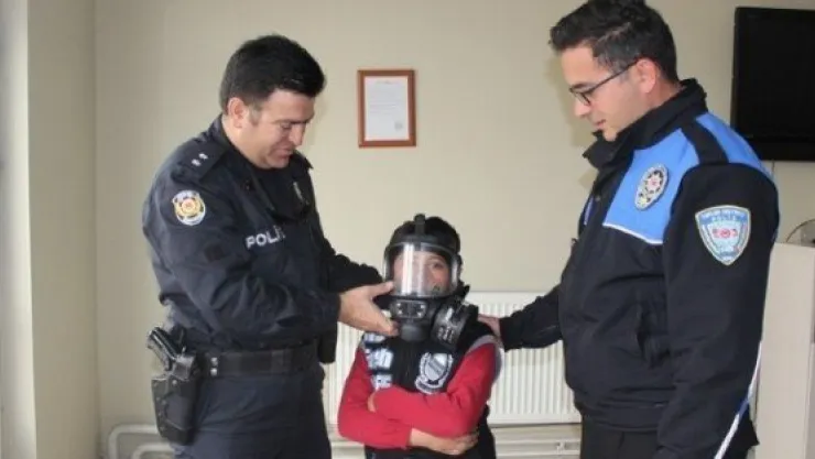 34 Çocuk Polislik Mesleğini Merkezinde Tanıdı 