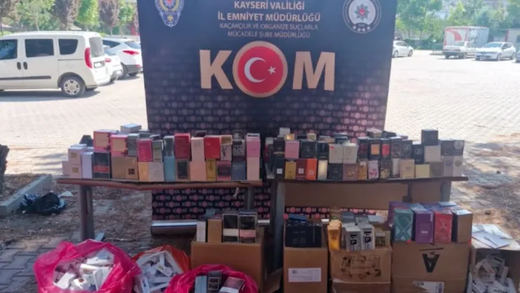 784 kaçak parfüm ele geçirildi: 2 gözaltı