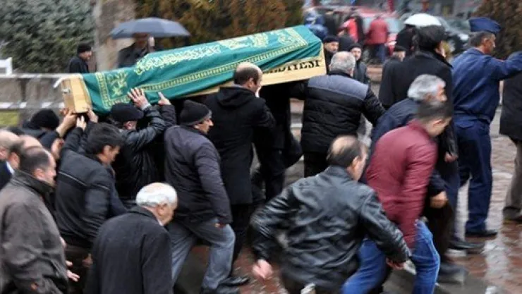 90 YAŞINDA HAYATINI KAYBEDEN KATİP SÜLEYMAN YILMAZ TOPRAĞA VERİLDİ