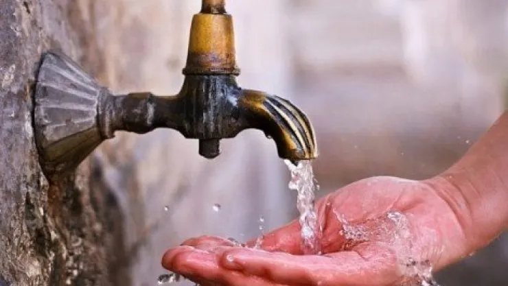 Abdest Aldığı Suya Dokundu Diye Annesinin Parmağını Kesti 