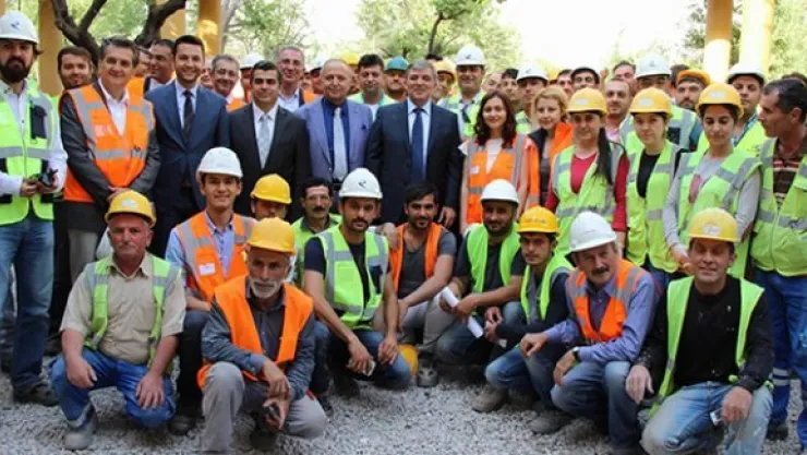 Abdullah Gül, yapımı devam eden Abdullah Gül müzesini gezdi
