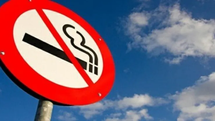 Açık havada da sigara içme yasağı geliyor