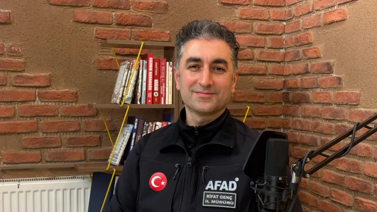 AFAD İl Müdürü Genç, 'Deprem anında öncelik can kurtarmak, çağrı merkezlerini meşgul etmeyin'