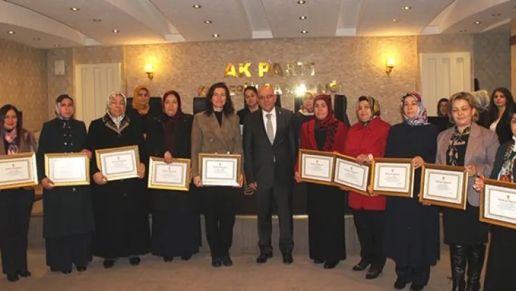 Ak kadınlar danışma toplantısında bir araya geldiler