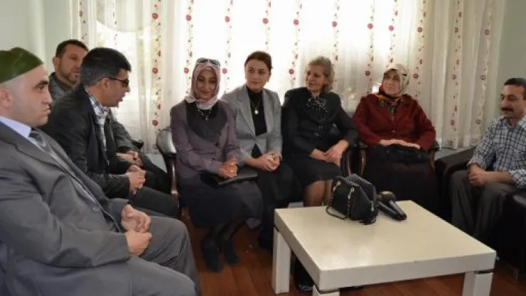 AK PARTİ ÖZÜRLÜLER KOMİSYONUNDAN GÖR-BİR'E ZİYARET