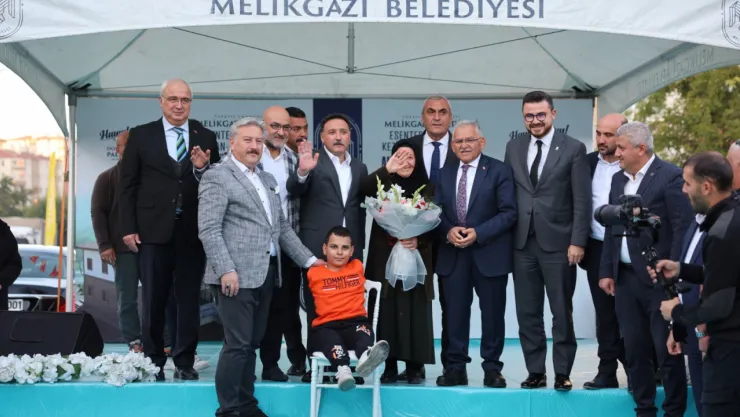 Akıl Küpü Kütüphanesi'nin 16'ncısı Esentepe'de açıldı