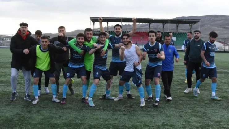 Akkışlaspor lige tutundu